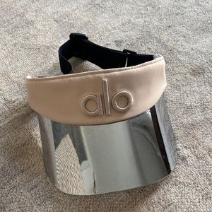 Alo visor nude